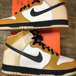 Nike Dunk Sneakers